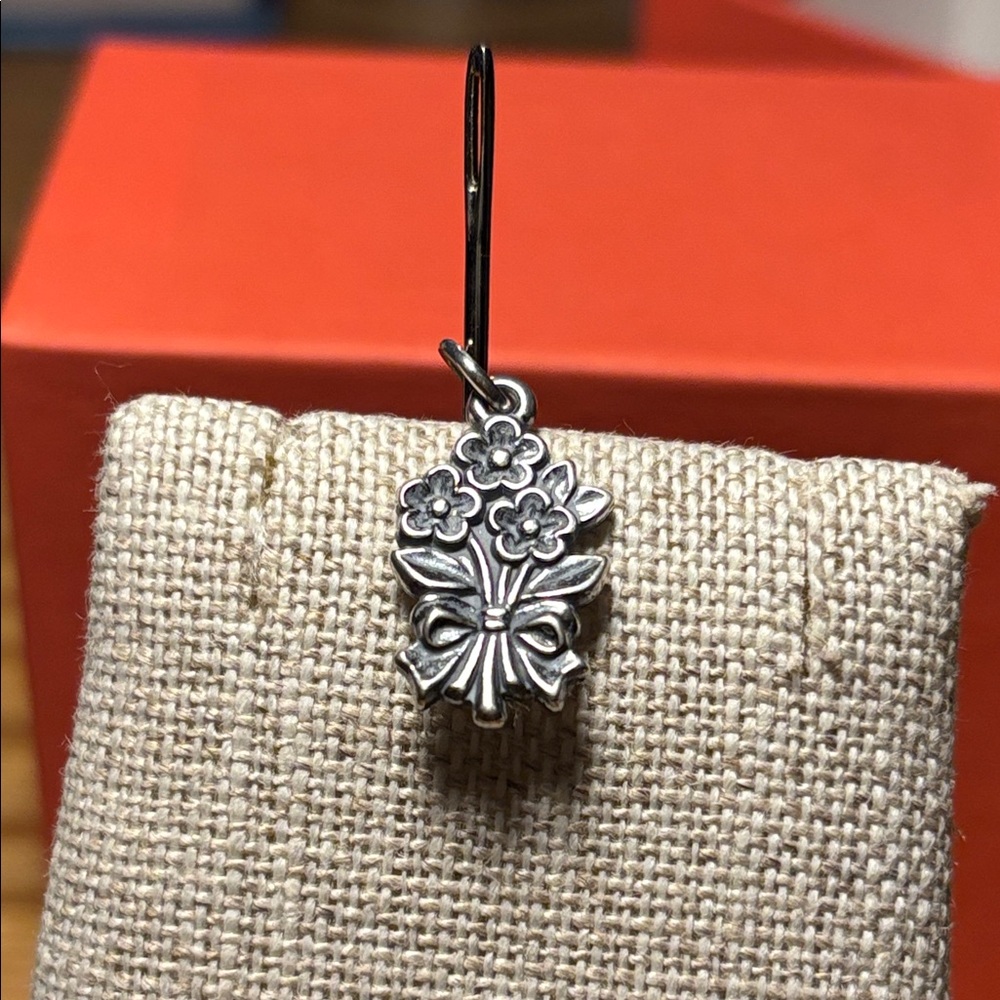 James Avery Silver bouquet of flowers Charm great for Mother’s Day!